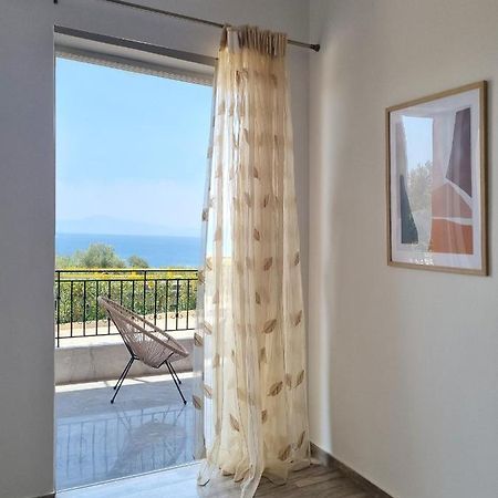 Almyros Aktis Seaview Apartment กาลามาตา ภายนอก รูปภาพ