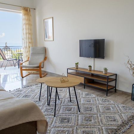 Almyros Aktis Seaview Apartment กาลามาตา ภายนอก รูปภาพ
